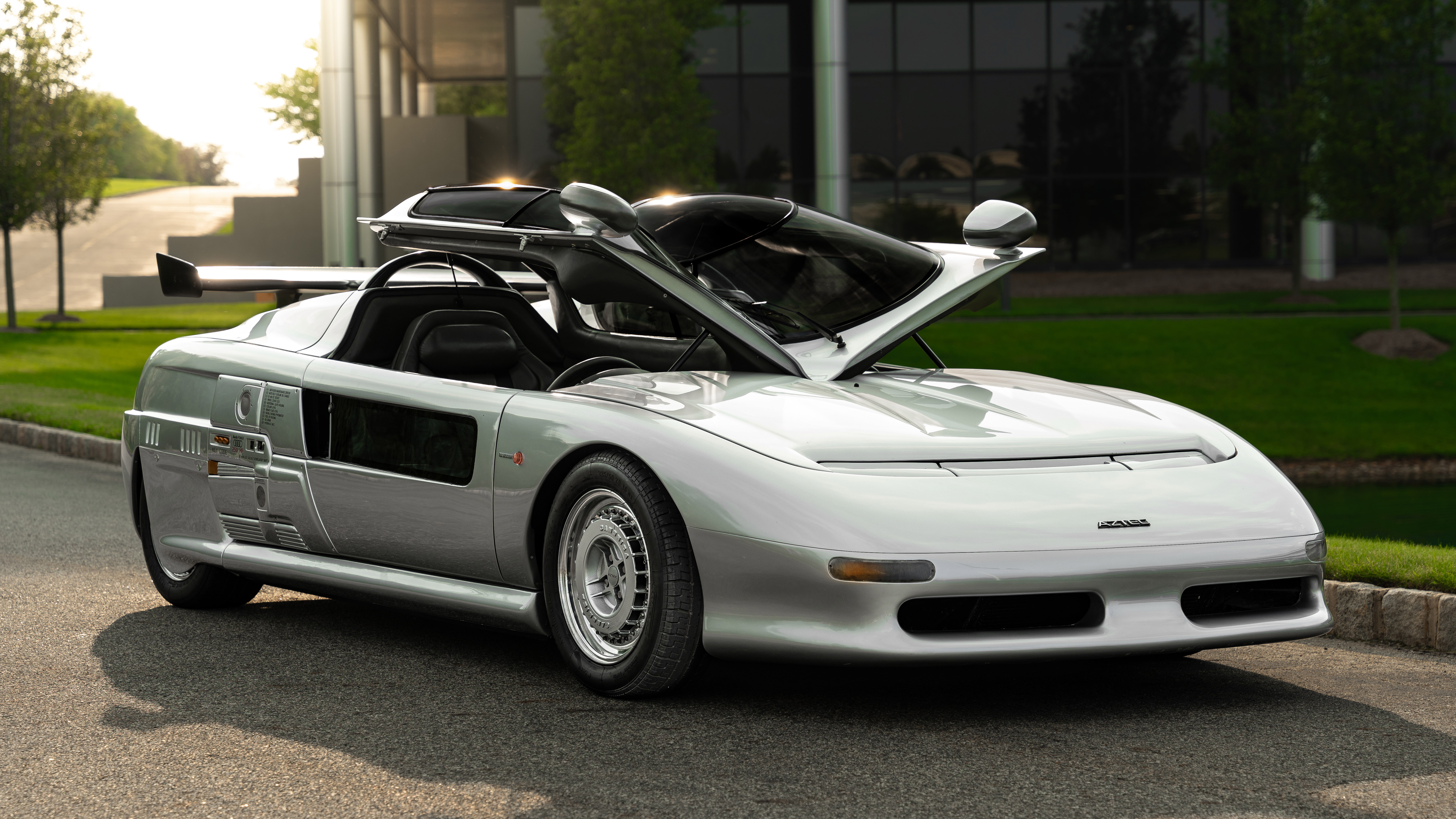 Woah, an utterly amazing ItalDesign Aztec is going up for auction